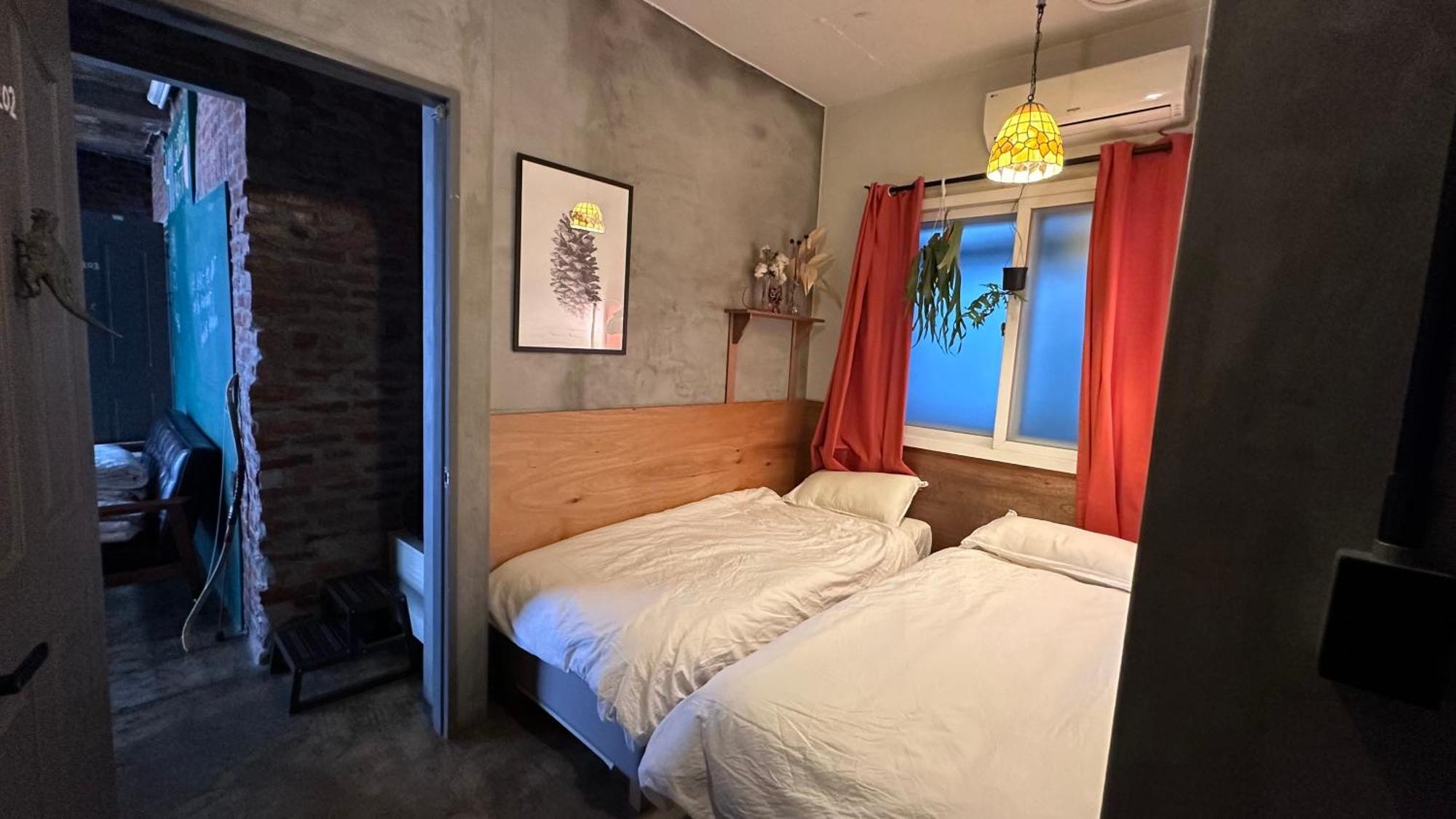 Hongdae Guesthouse Pajamaparty โซล ภายนอก รูปภาพ
