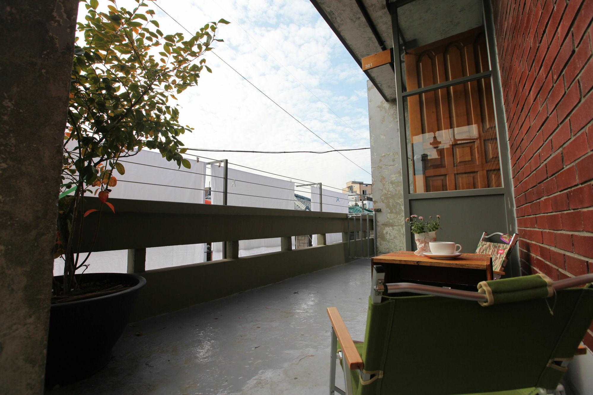 Hongdae Guesthouse Pajamaparty โซล ภายนอก รูปภาพ