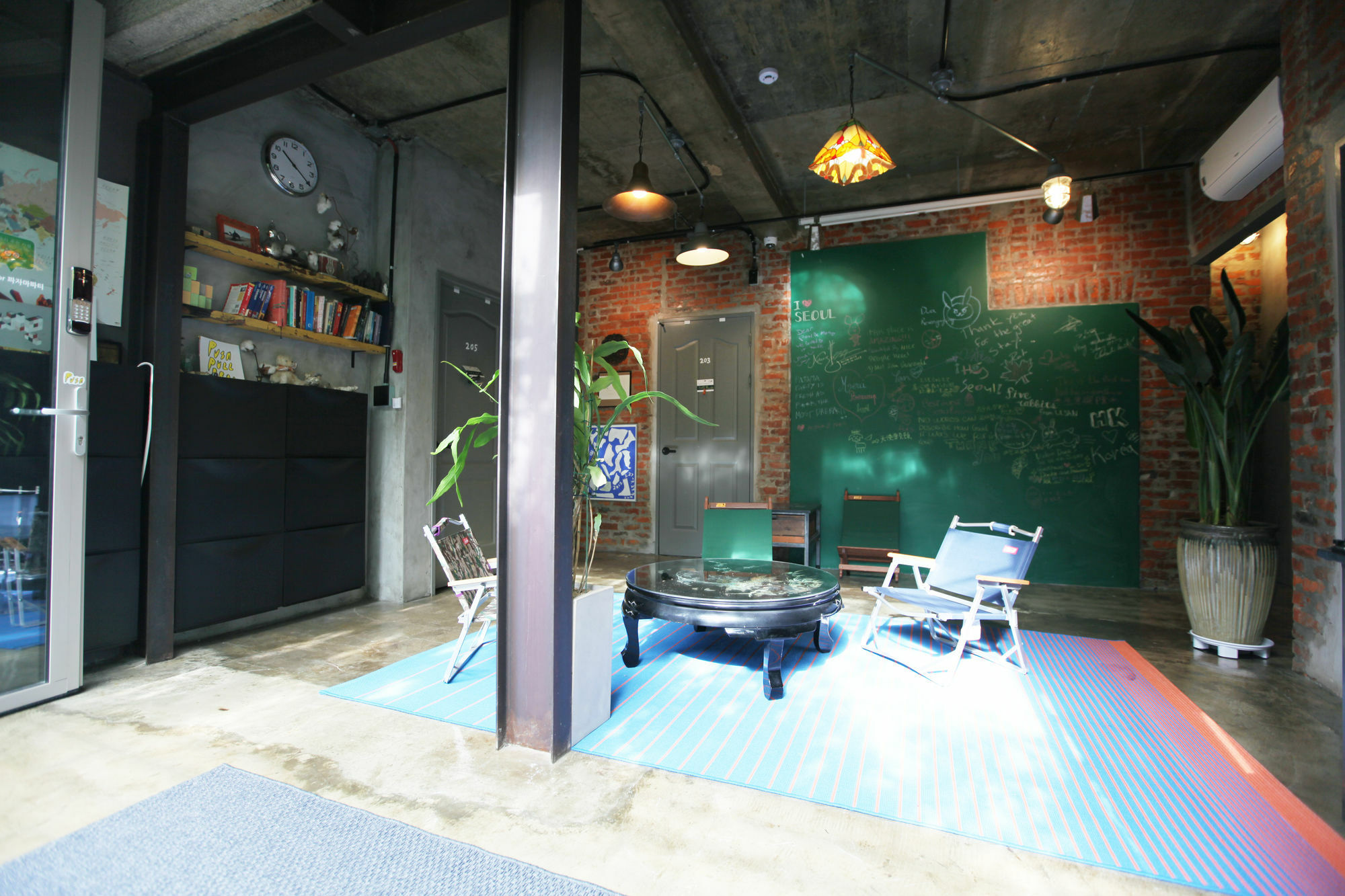 Hongdae Guesthouse Pajamaparty โซล ภายนอก รูปภาพ