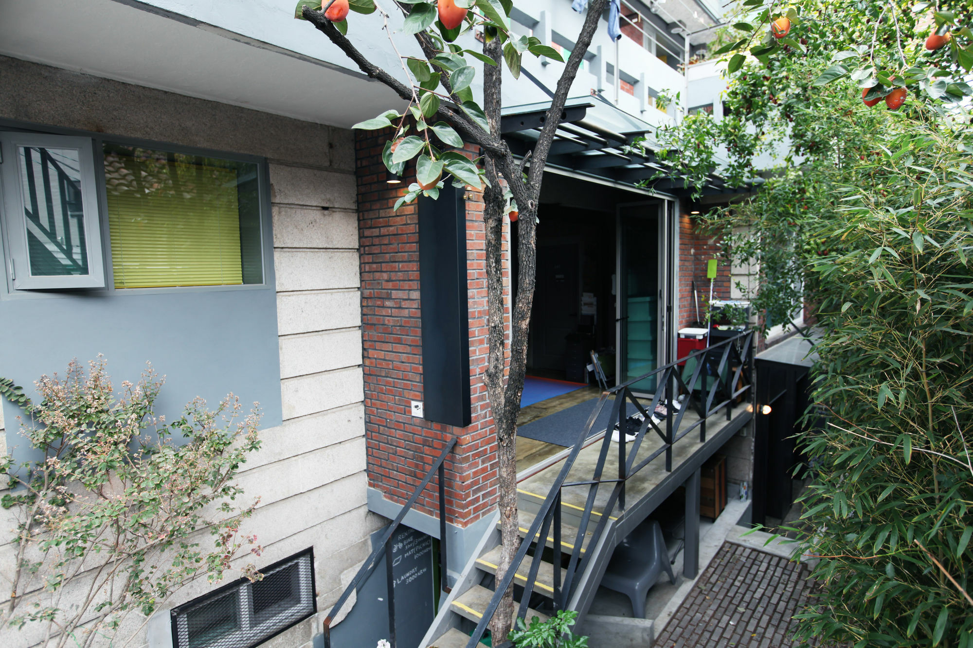 Hongdae Guesthouse Pajamaparty โซล ภายนอก รูปภาพ