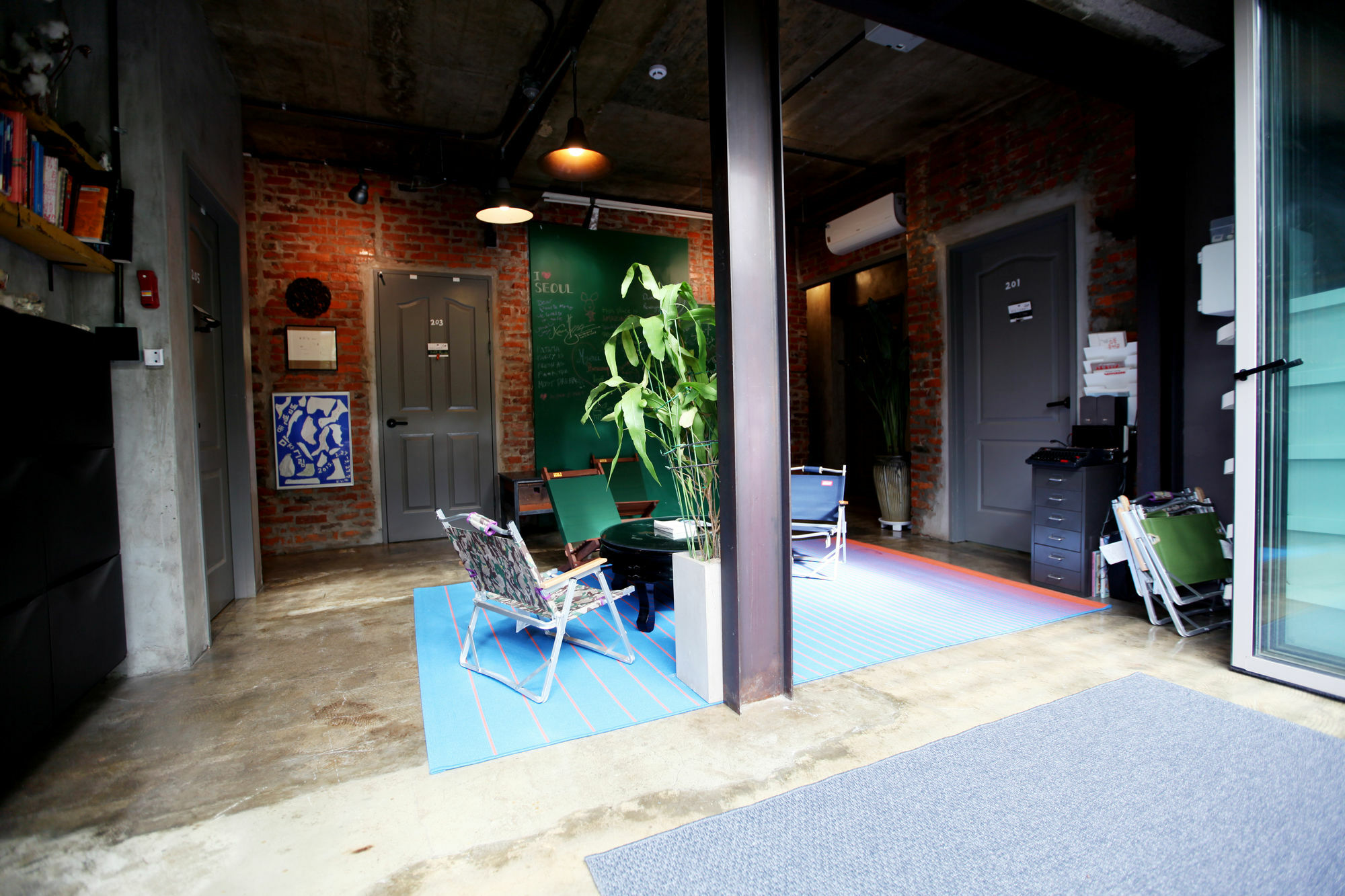 Hongdae Guesthouse Pajamaparty โซล ภายนอก รูปภาพ