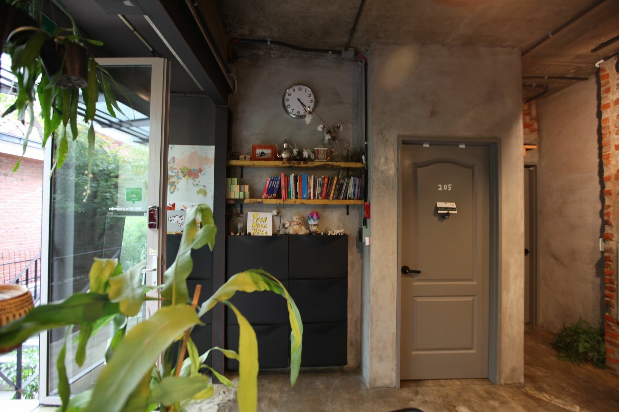 Hongdae Guesthouse Pajamaparty โซล ภายนอก รูปภาพ